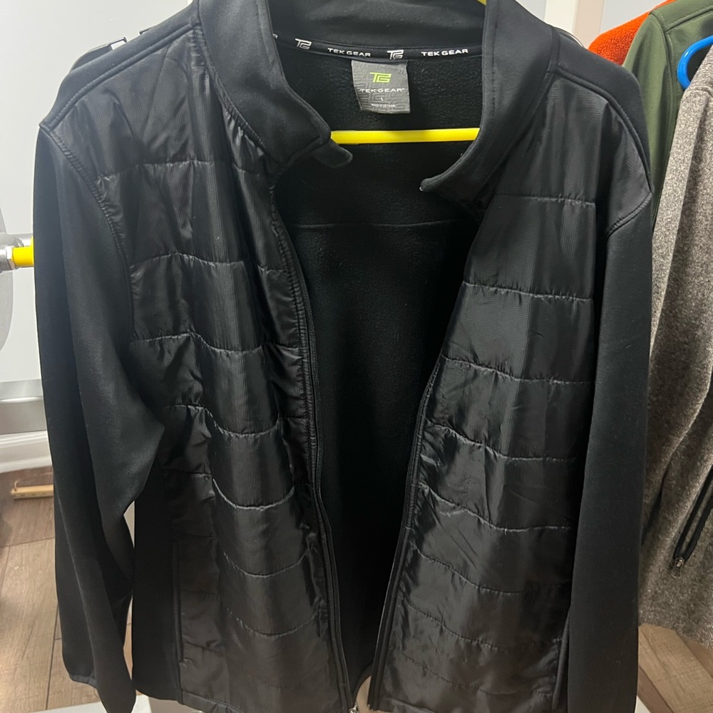 Tek Gear Black Puffer Jacket with Quilted Design